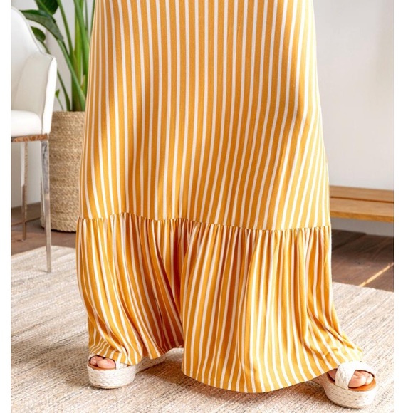 francesca’s maxi dress - Picture 3 of 5